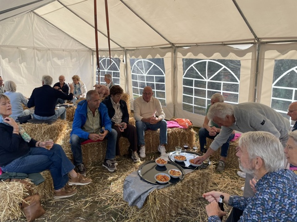 HT2026_In_tent_met_stro.jpg
